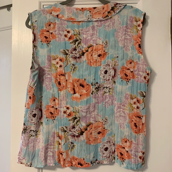 Tailor B. Moss Floral Sleeveless Top - Picture 2 of 3